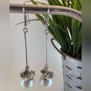 Long dangling pearl & rhinestone fashion earrings